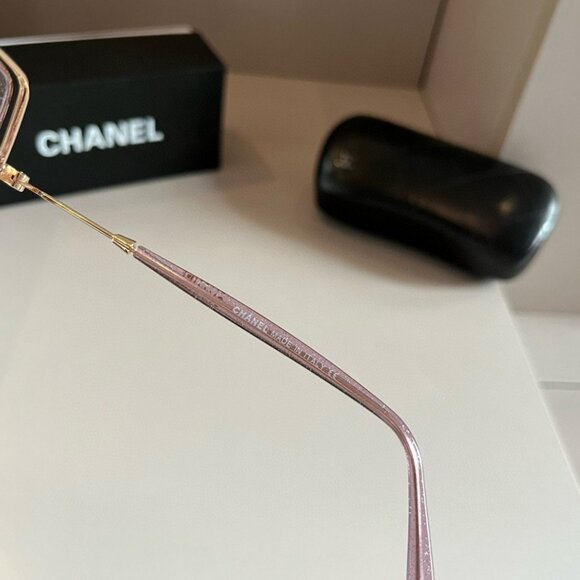 Glamorous Chanel Gradient Pink Eyewear - Picture 3 of 9